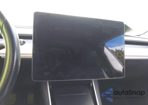 2018 Tesla Model 3 Long Range/Mid Range z USA, uszkodzony, nr VIN 5YJ3E1EA9JF172973